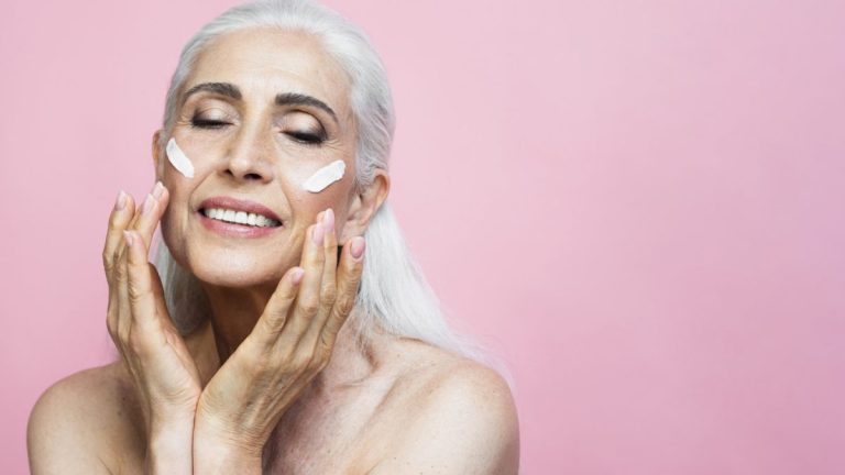 Peau sèche, grasse, sensible ou mixte : quel soin anti-âge choisir ?